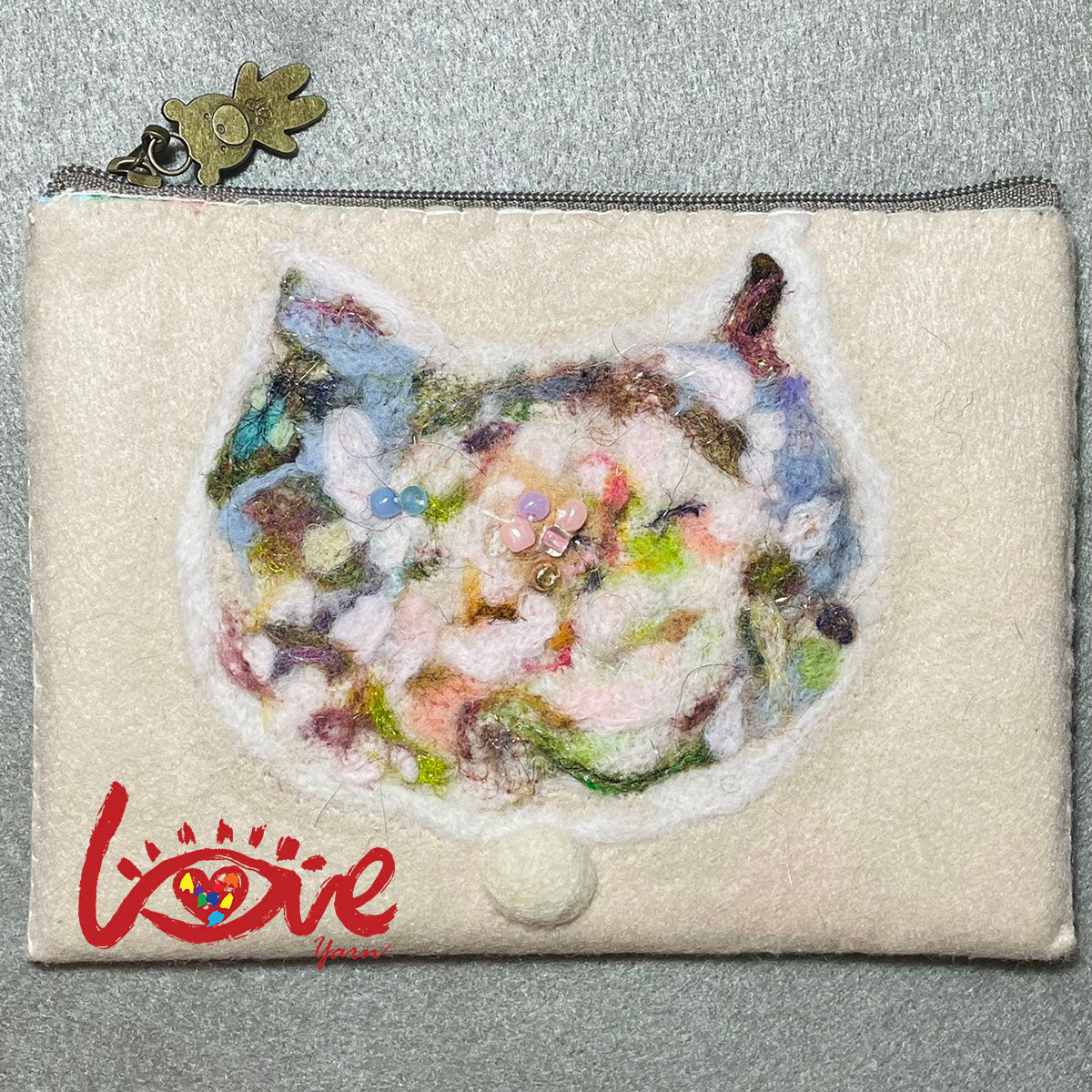 A word  in a wild flower (White cat)