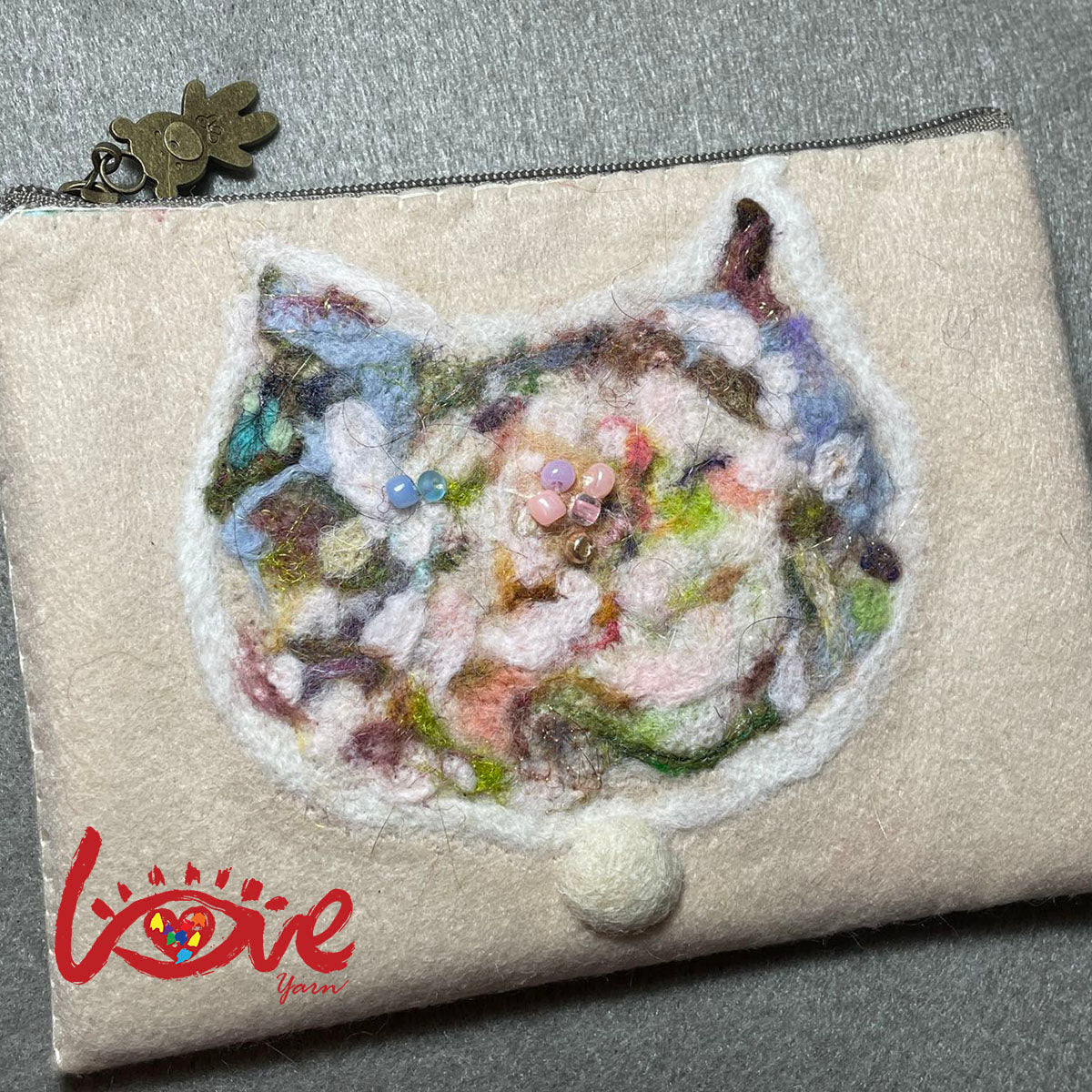 A word  in a wild flower (White cat)